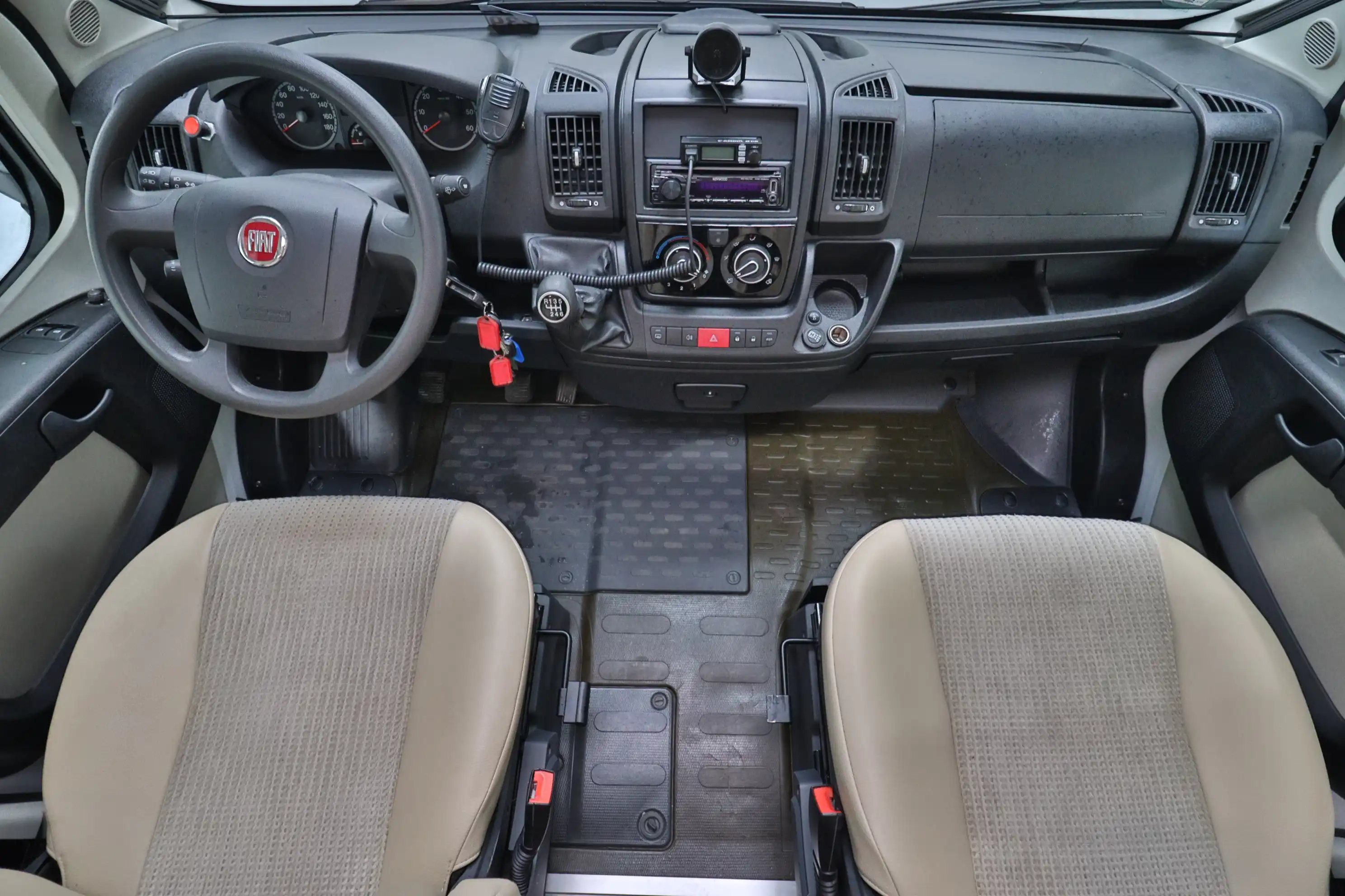 KNAUS SKY TI 700 MEG